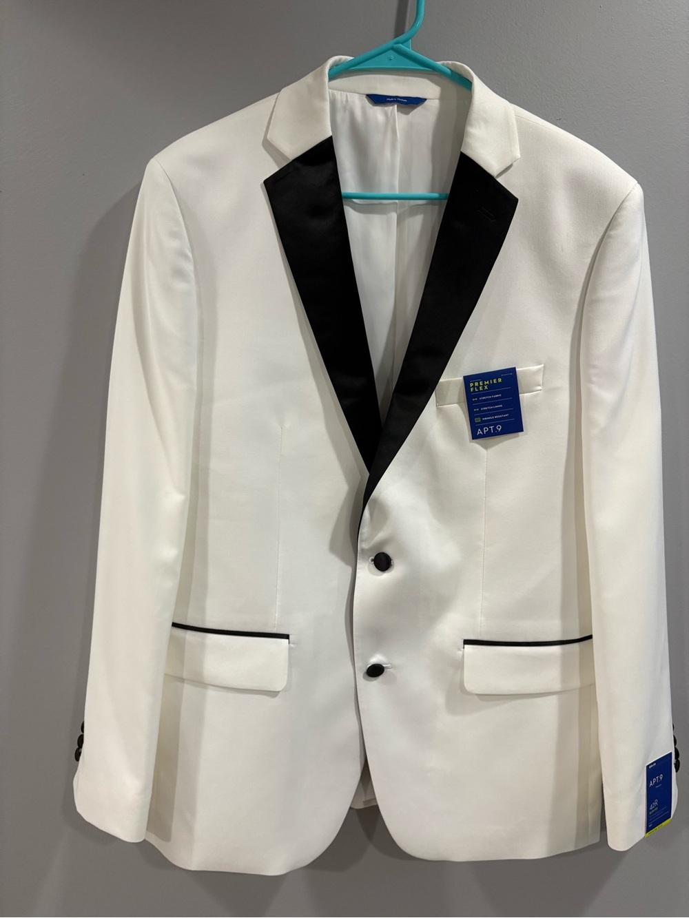 Apt. 9 Men’s 42R White Tuxedo Jacket with Black Satin Lapel